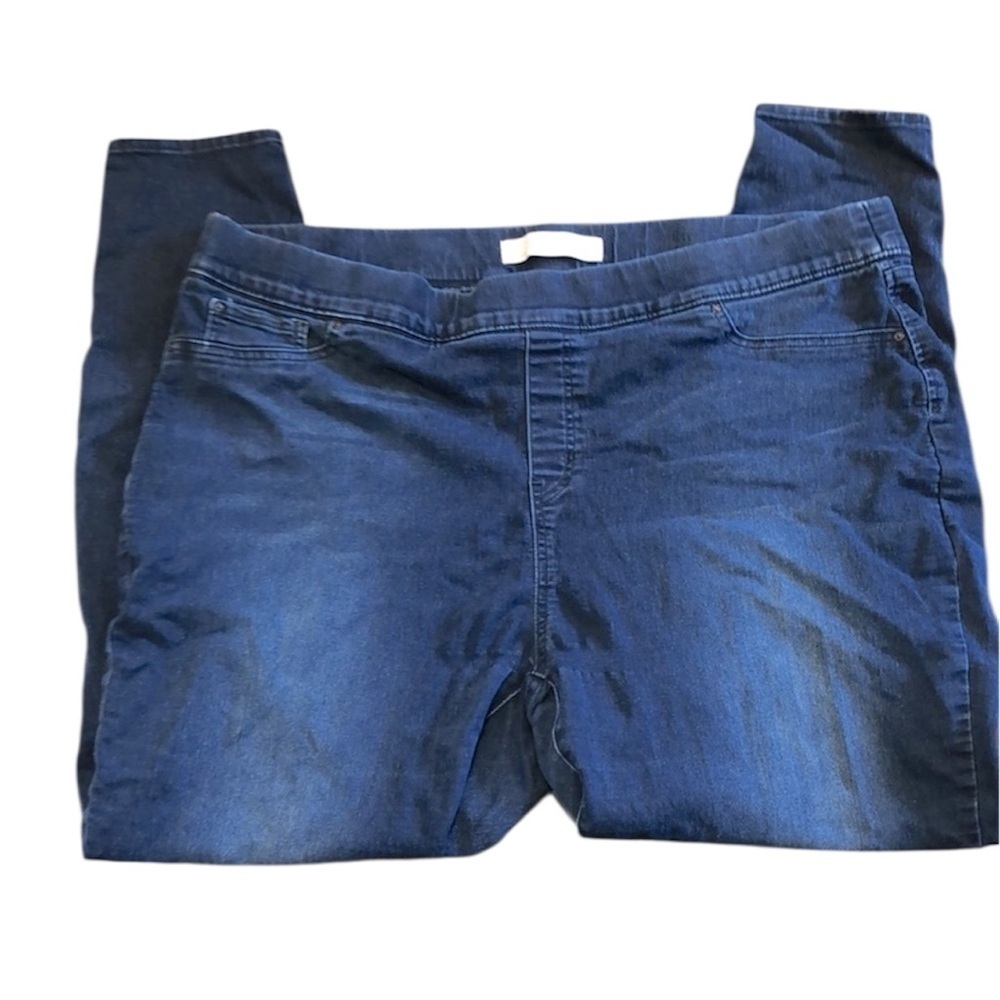 Levi pull on jeans size 28x32